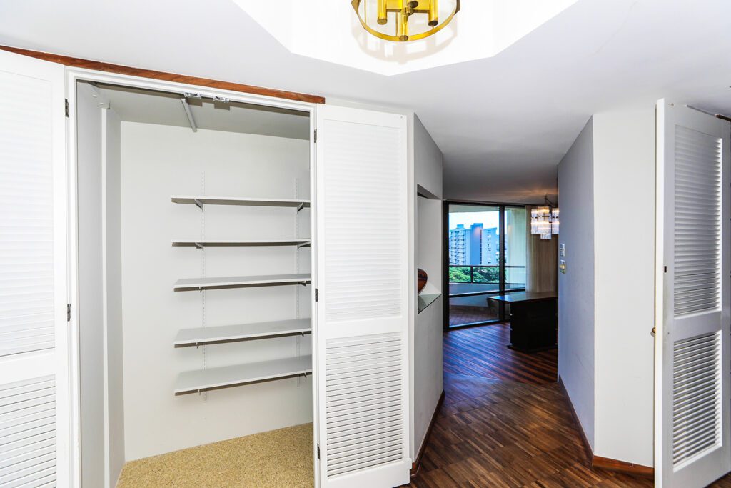 1525 Wilder Avenue #1005 - Punahou Cliffs-37-web